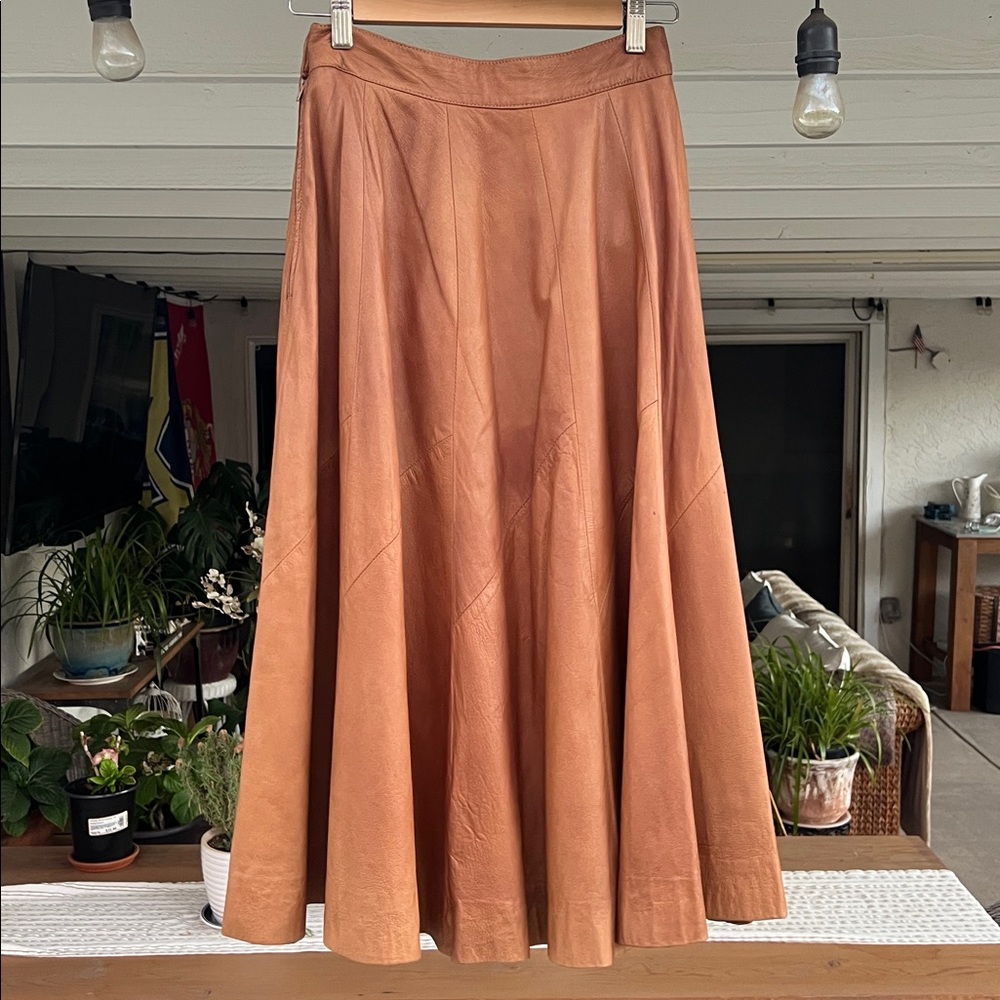 Gorgeous Vintage La Pelle Italian flowy leather skirt - Picture 3 of 12